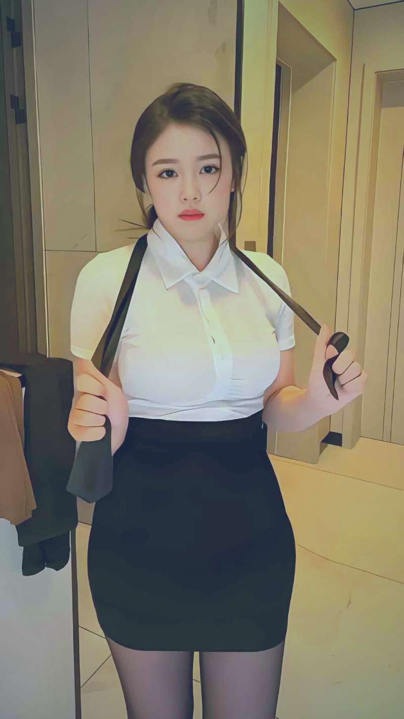 抖漫失忆虐恋爱情漫画中主角在雨中相拥的感人场景